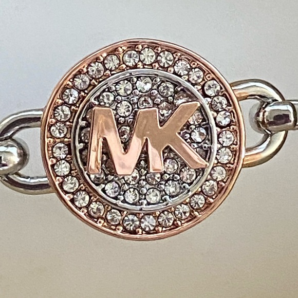 Michael Kors Set- Logo bangle &  pierced earrings  NEW IN BOX w tags and booklet - Picture 2 of 11